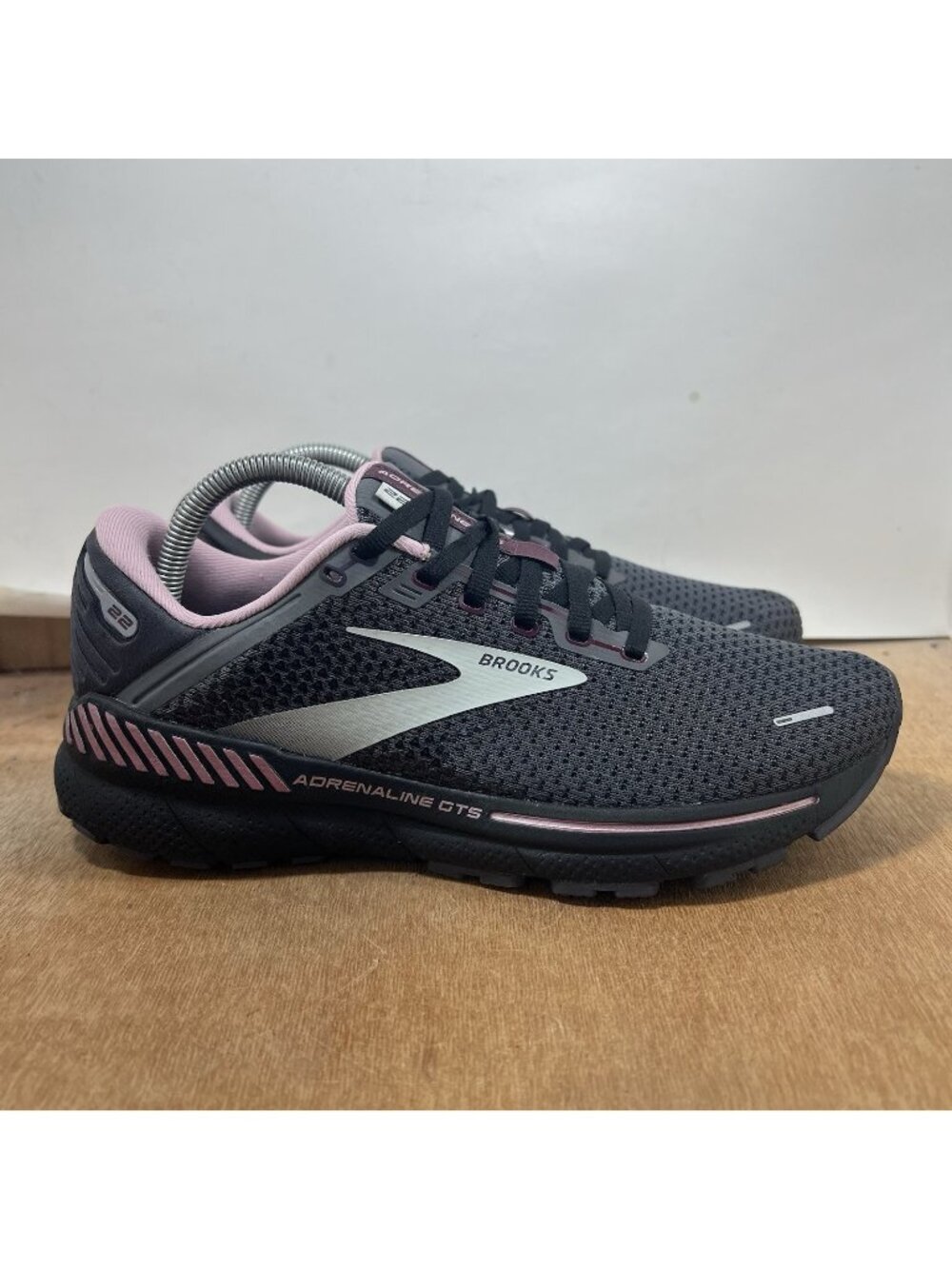 Brooks Adrenaline GTS 22 Women Size 10 Black Running Shoes Stability Trainer